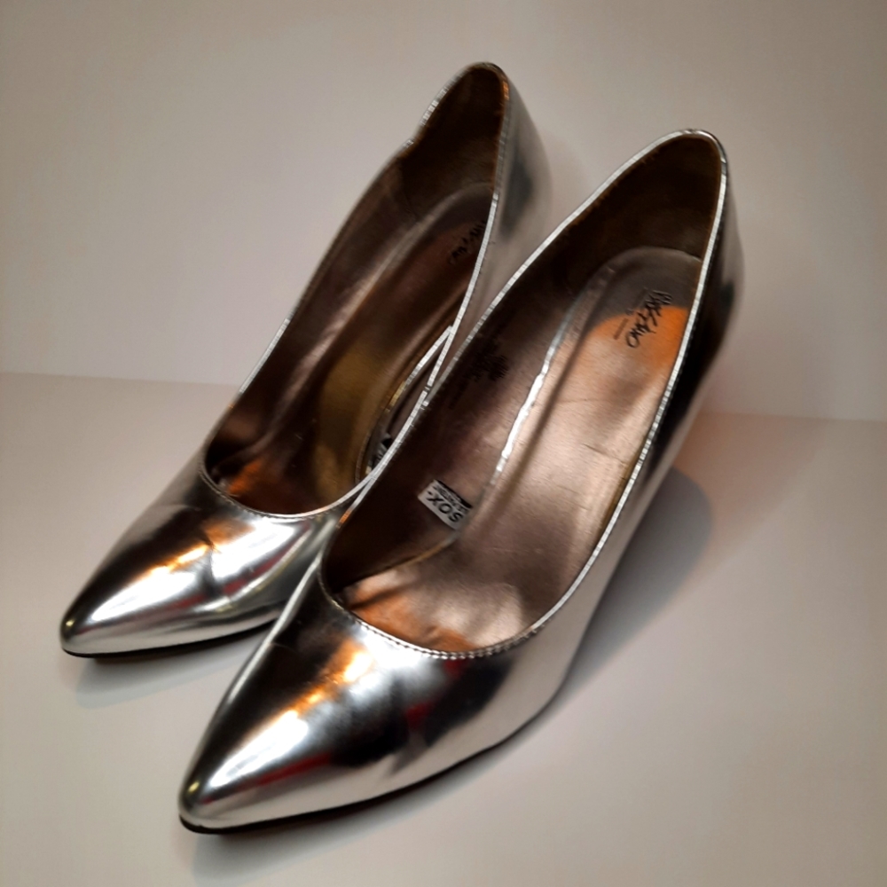 Mossimo Silver Pumps (11)
